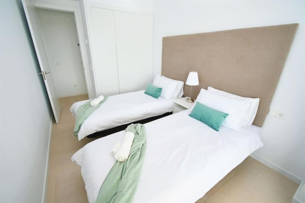 Casa Kerr - Luxury Apt - Sleeps 9 - Los Boliches Διαμέρισμα Μάλαγα Εξωτερικό φωτογραφία