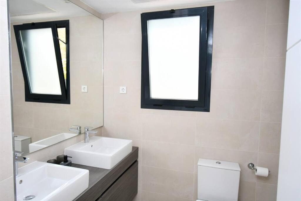 Casa Kerr - Luxury Apt - Sleeps 9 - Los Boliches Διαμέρισμα Μάλαγα Εξωτερικό φωτογραφία